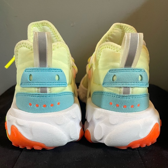 Nike React Presto 'Psychedelic Lava' - Picture 3 of 7